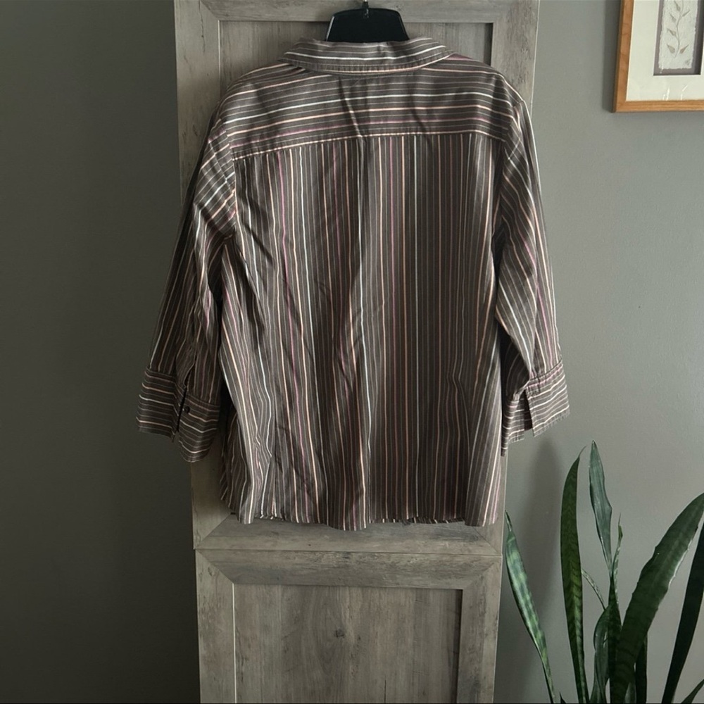Button down top - Picture 2 of 2